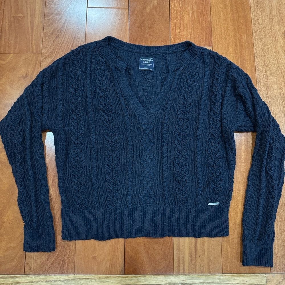 Abercrombie & Fitch Navy Cable Knit V-Neck Sweater L